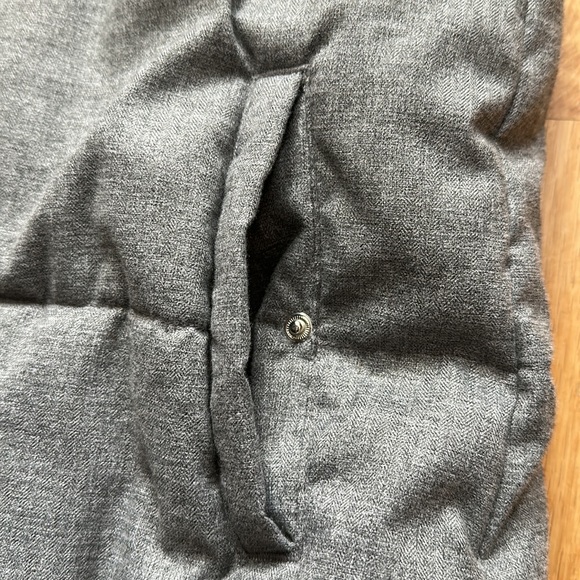 Old Navy women’s gray puffer vest - Picture 3 of 6